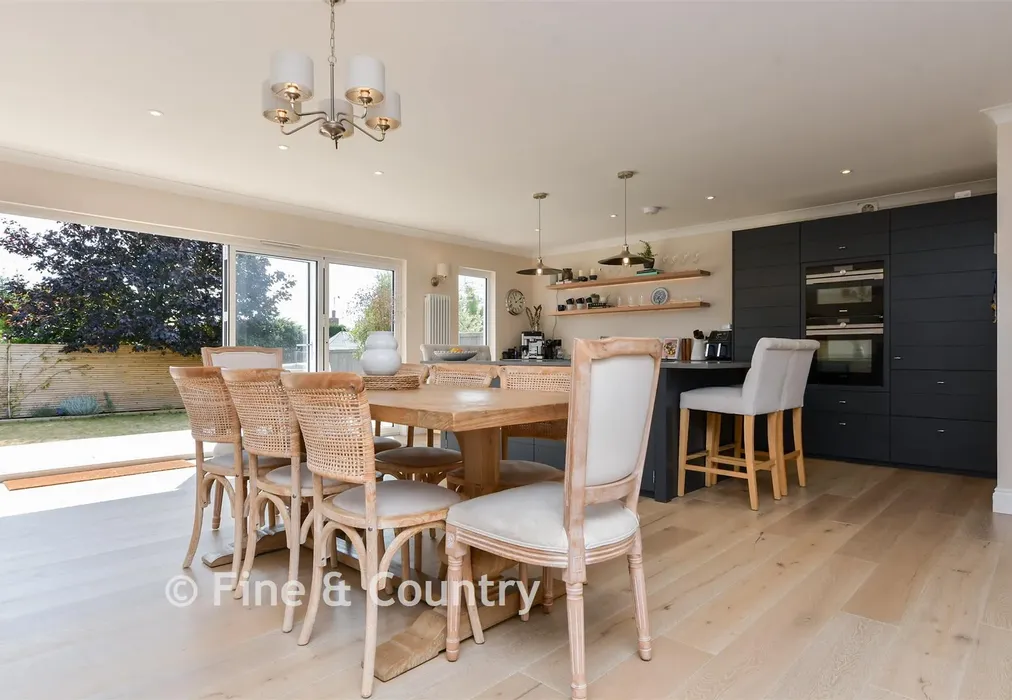 Lounge/Dining Area - Kings Avenue, Broadstairs, Kent - Wards of Kent