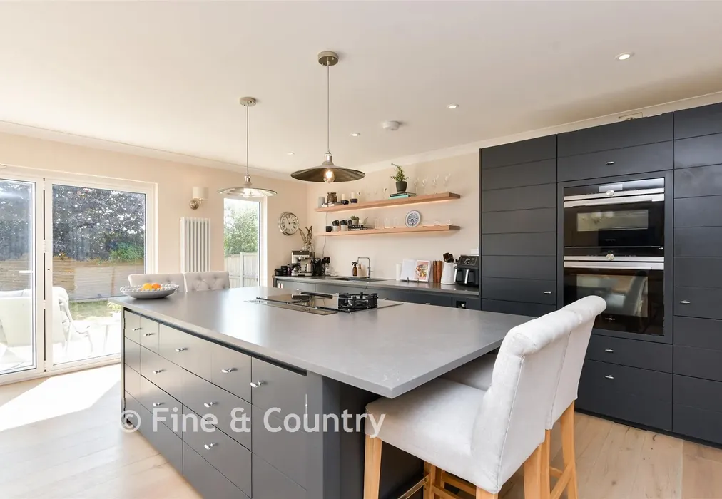 Kitchen - Kings Avenue, Broadstairs, Kent - Wards of Kent