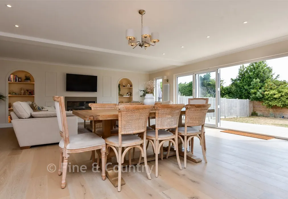 Lounge/Dining Area - Kings Avenue, Broadstairs, Kent - Wards of Kent