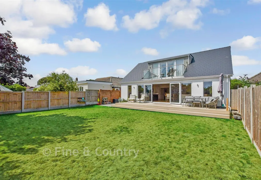 Rear Garden - Kings Avenue, Broadstairs, Kent - Wards of Kent