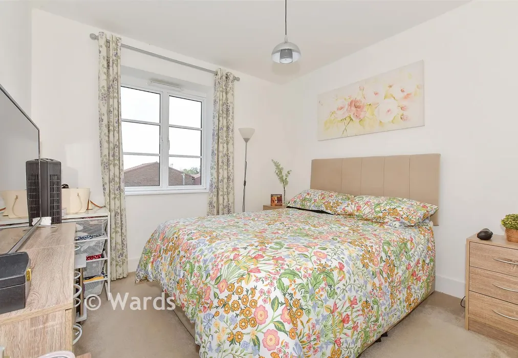 Bedroom 1 - Fairbrass Way, Canterbury, Kent - Wards of Kent