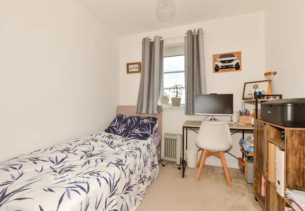 Bedroom 3 - Fairbrass Way, Canterbury, Kent - Wards of Kent