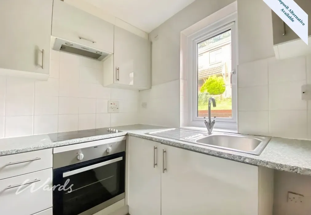 Kitchen - Lesley Place Maidstone ME16 - Wards of Kent