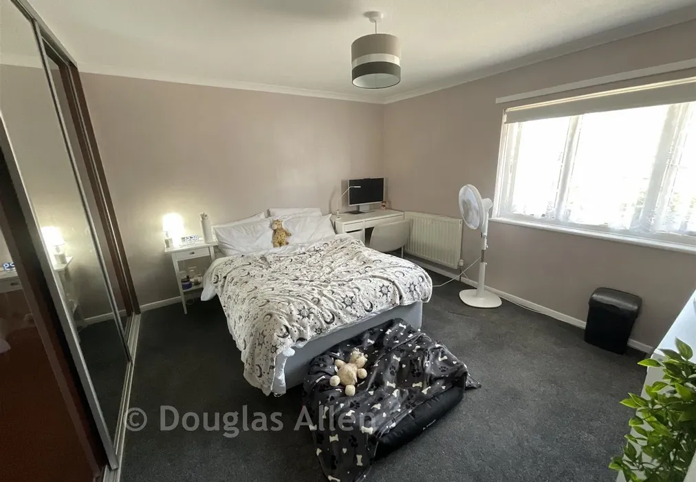 Bedroom - Rectory Park Drive, Basildon, Essex - Wards of Kent