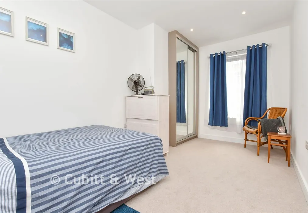 Bedroom - High Street, Purley, Surrey - Wards of Kent
