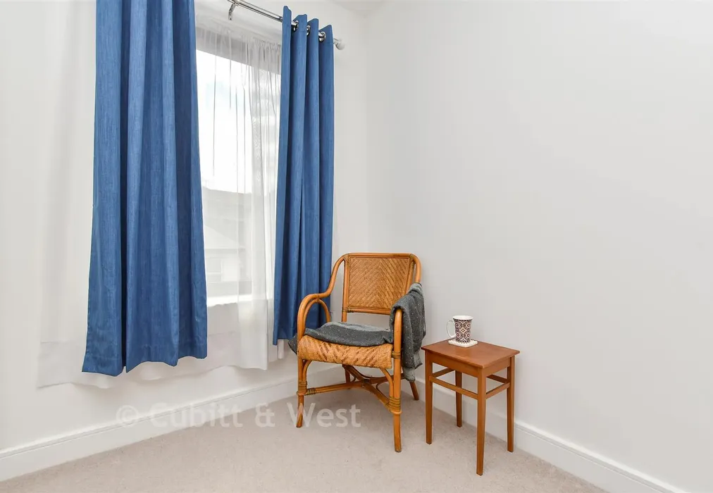 Bedroom - High Street, Purley, Surrey - Wards of Kent