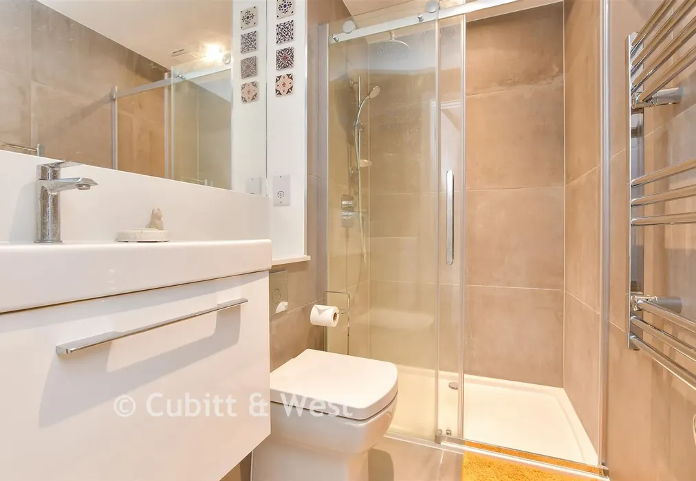 Shower Room - High Street, Purley, Surrey - Wards of Kent