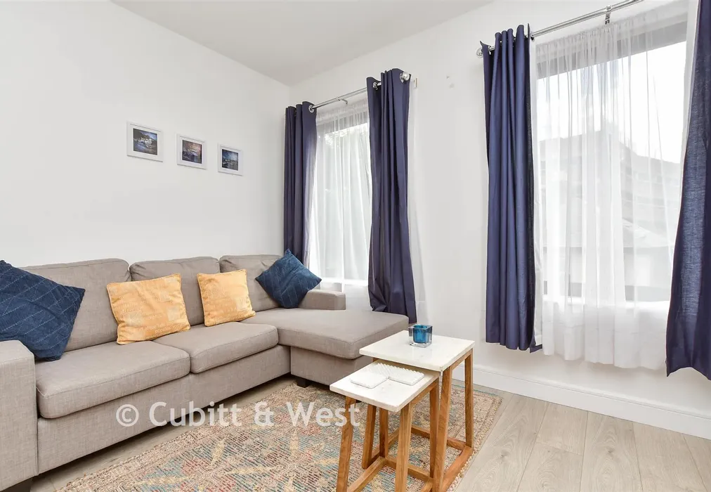 Kitchen / Living Room - High Street, Purley, Surrey - Wards of Kent