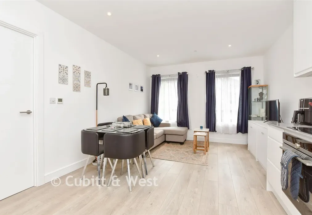Kitchen / Living Room - High Street, Purley, Surrey - Wards of Kent