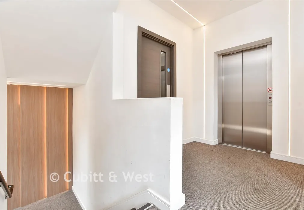 Internal Feature - High Street, Purley, Surrey - Wards of Kent