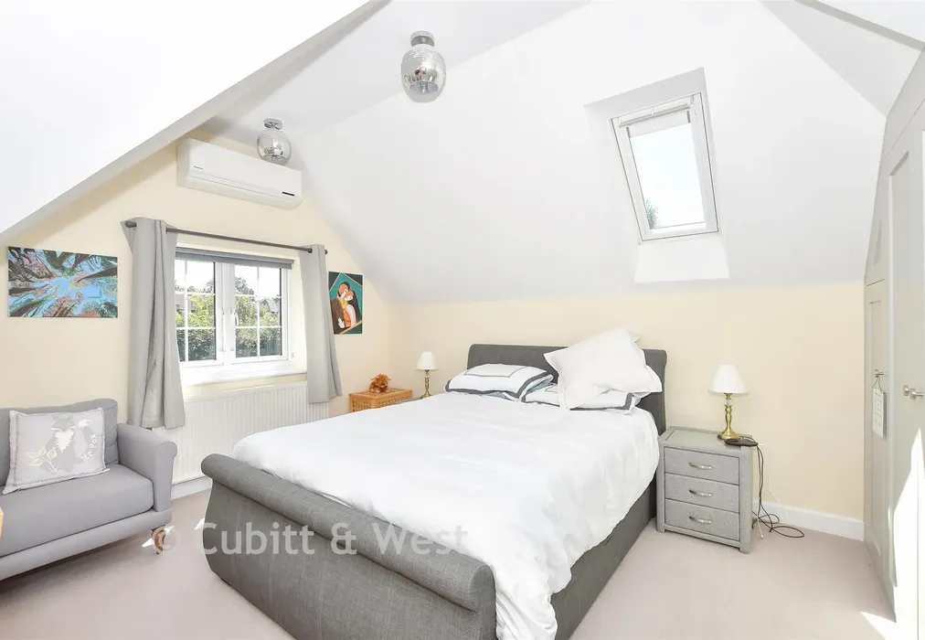 Bedroom 1 - West Common, Lindfield, West Sussex - Wards of Kent