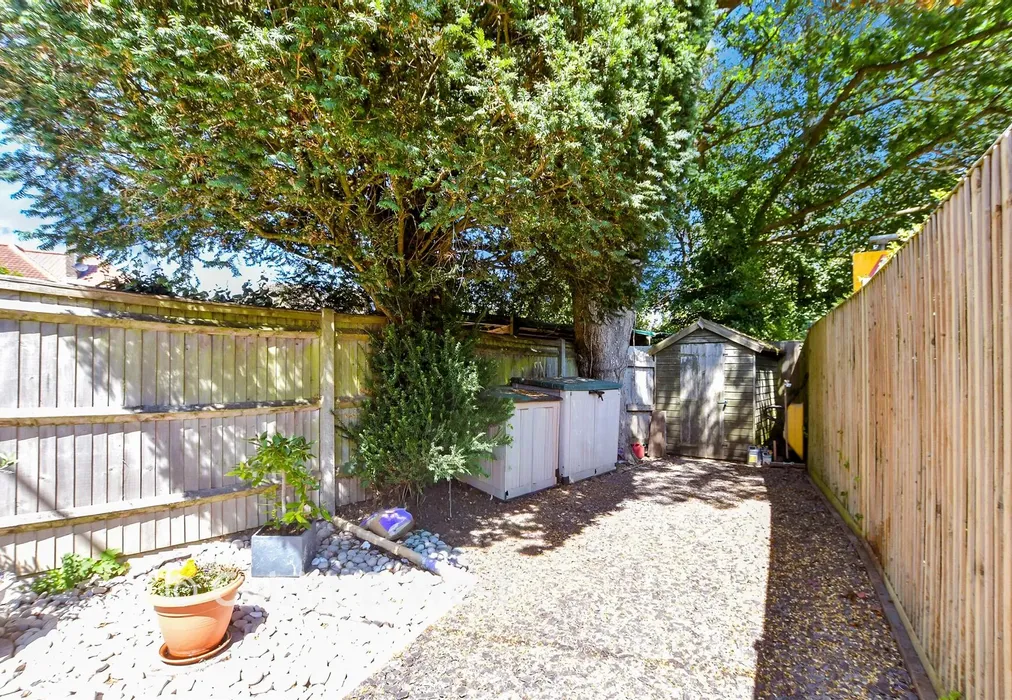 Front Garden - West Common, Lindfield, West Sussex - Wards of Kent