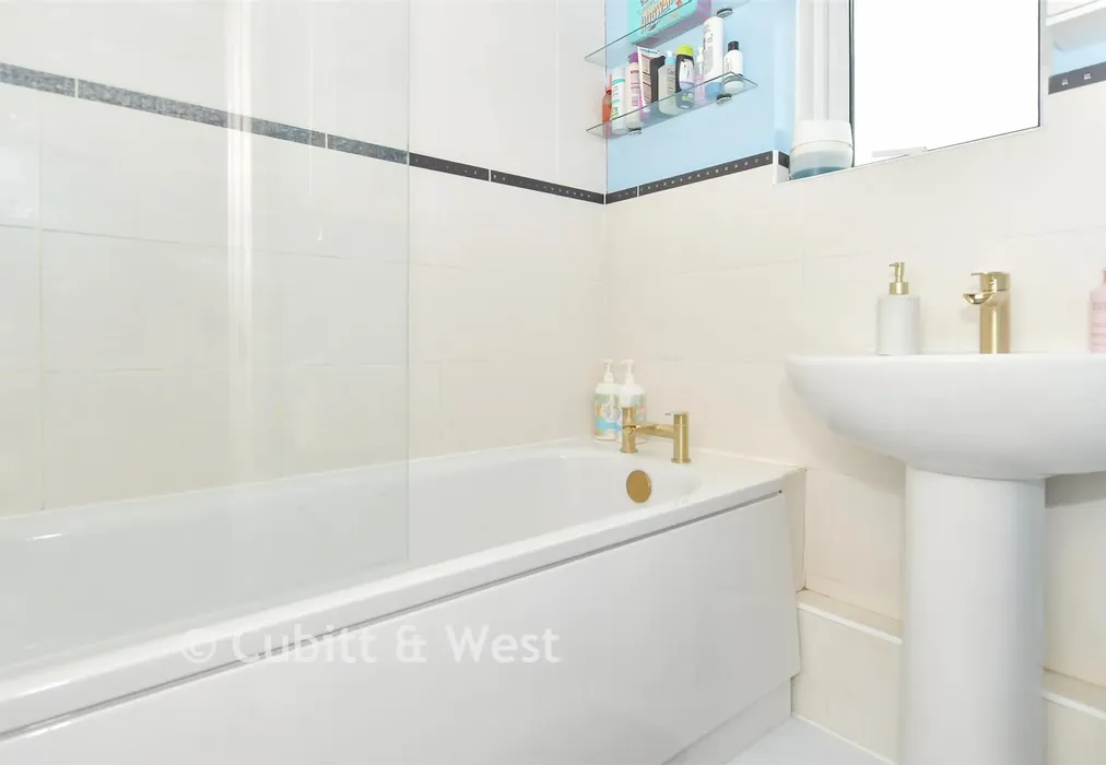 Bathroom - Hickling Walk, Crawley, West Sussex - Wards of Kent