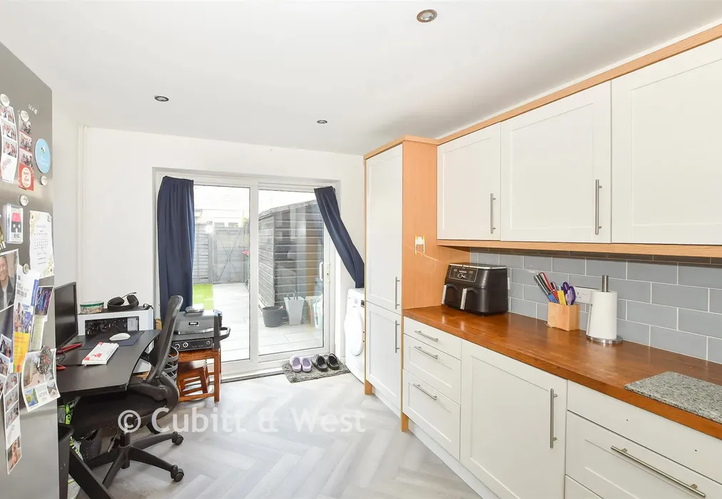 Kitchen/ Dining Room - Hickling Walk, Crawley, West Sussex - Wards of Kent