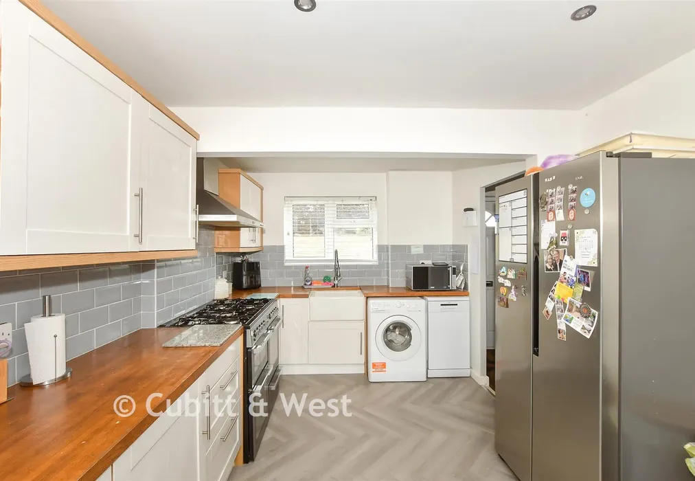 Kitchen/ Dining Room - Hickling Walk, Crawley, West Sussex - Wards of Kent