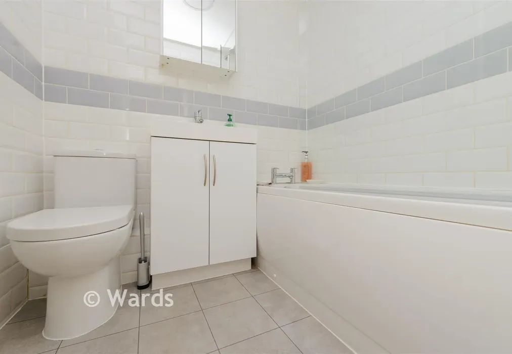Bathroom - Resolution Close, Walderslade, Chatham, Kent - Wards of Kent