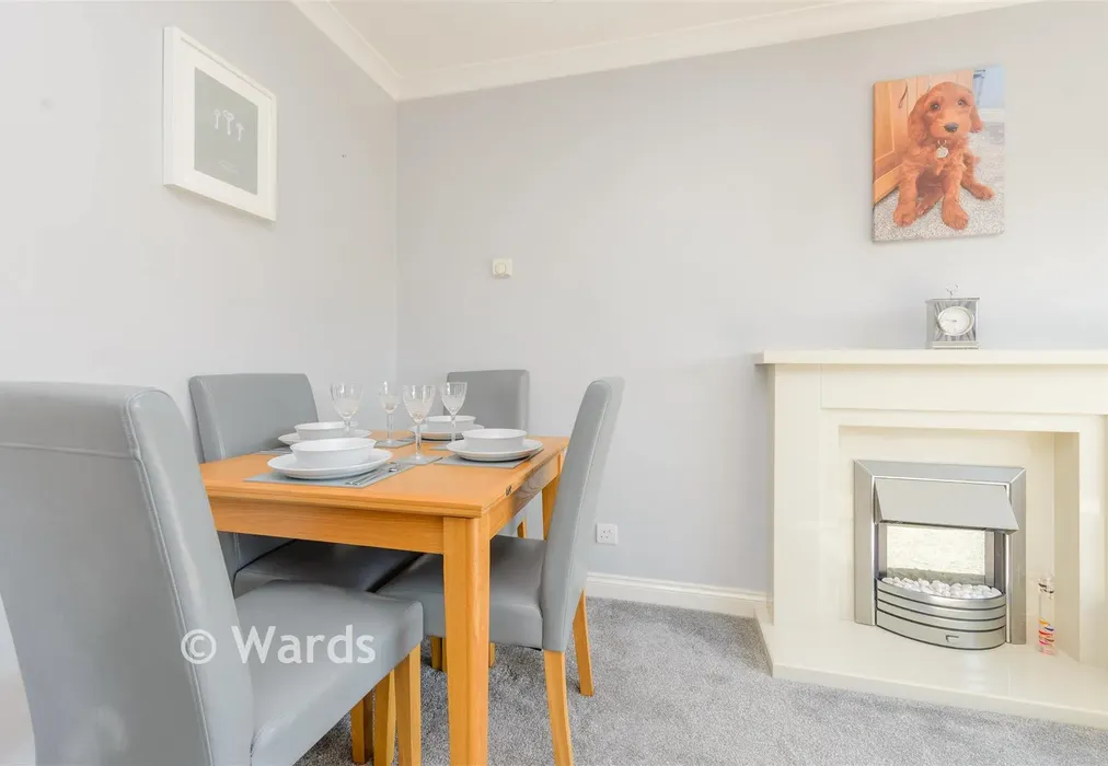 Internal Lifestyle Photograph - Resolution Close, Walderslade, Chatham, Kent - Wards of Kent