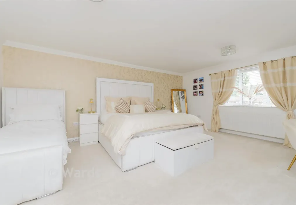 Bedroom 1 - Kirkdale Close, Lords Wood, Chatham, Kent - Wards of Kent