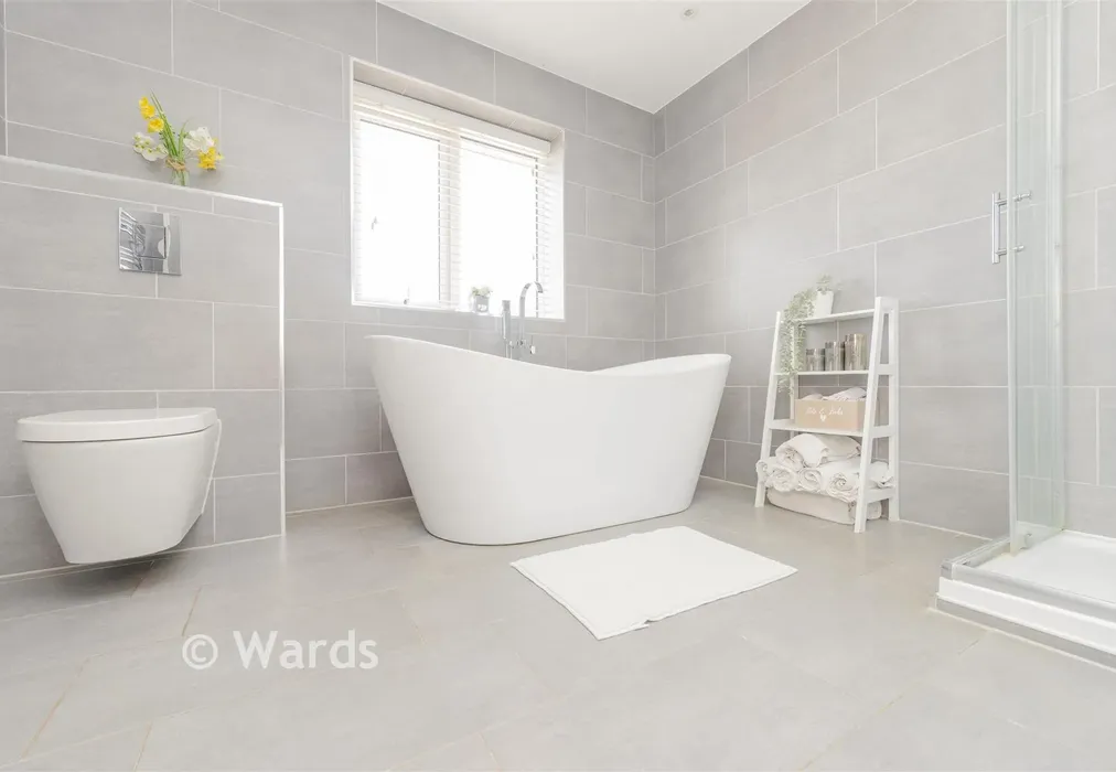 Bathroom - Kirkdale Close, Lords Wood, Chatham, Kent - Wards of Kent
