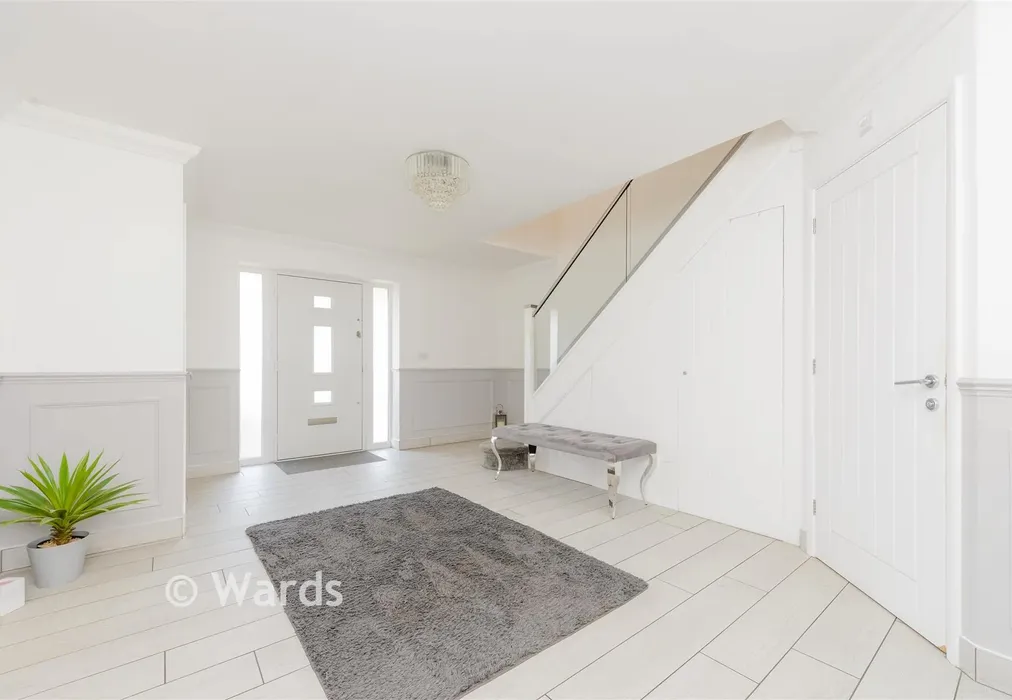 Entrance Hall - Kirkdale Close, Lords Wood, Chatham, Kent - Wards of Kent