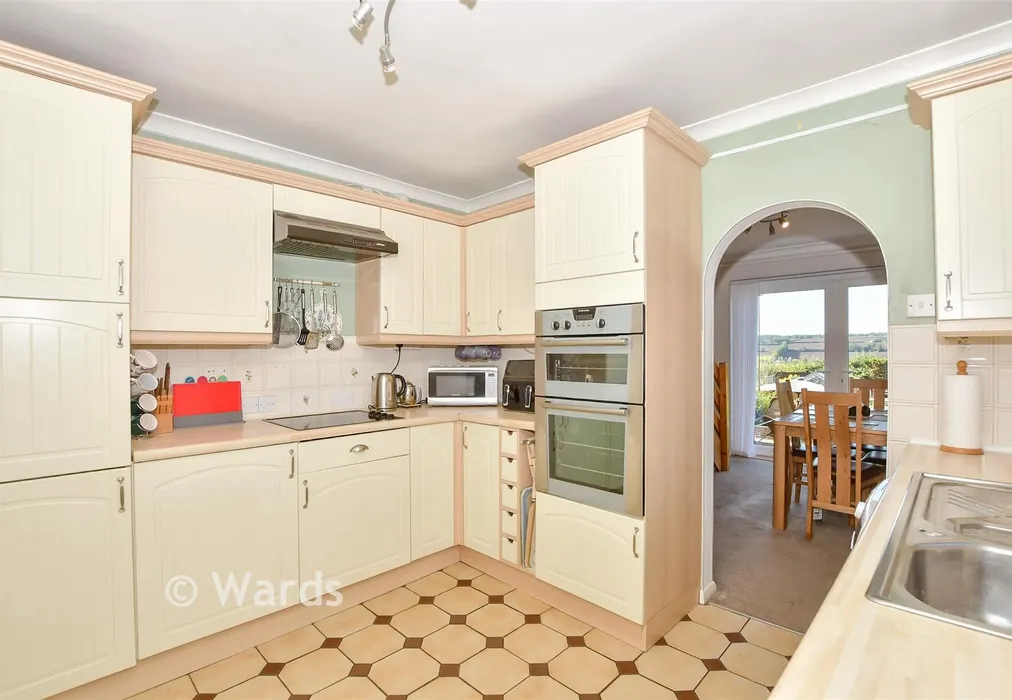 Kitchen - Glebe Lane, Maidstone, Kent - Wards of Kent