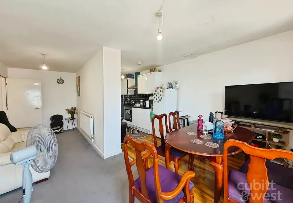  - Shirley Avenue Southsea PO4 - Wards of Kent