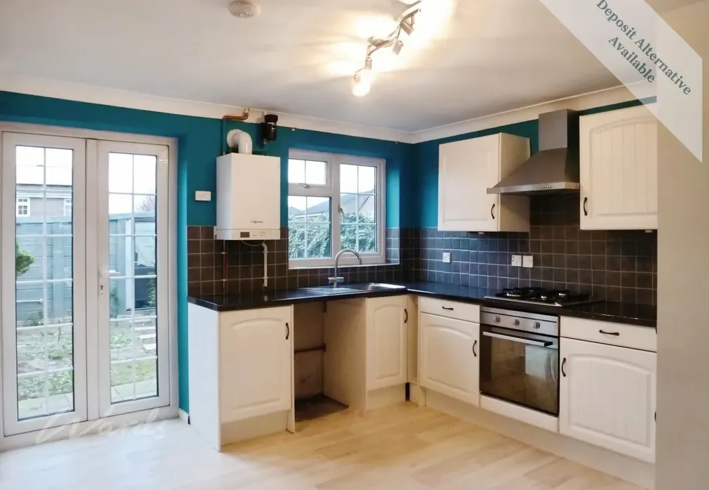 gatcombe kitchen - Gatcombe Close Walderslade ME5 - Wards of Kent