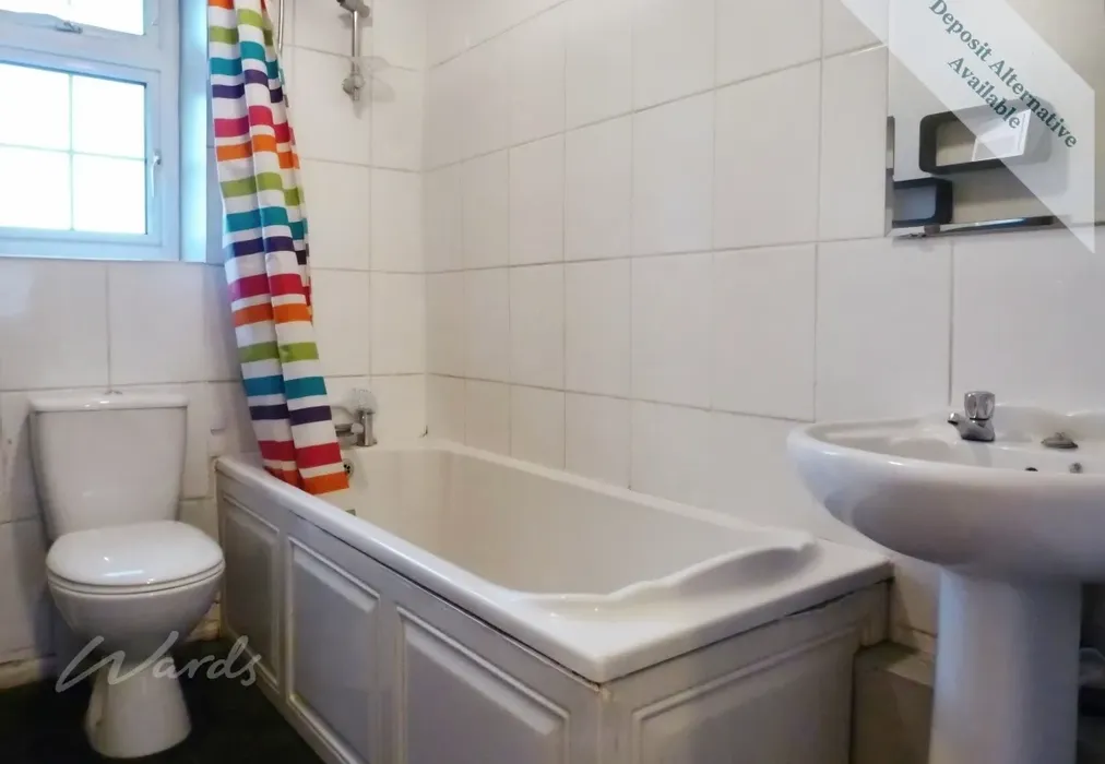 gatcombe bathroom - Gatcombe Close Walderslade ME5 - Wards of Kent