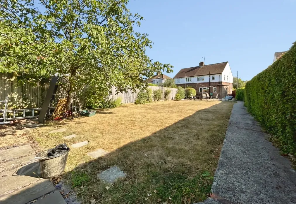4de1f971-garden 2... - Hampstead Lane Nettlestead ME18 - Wards of Kent