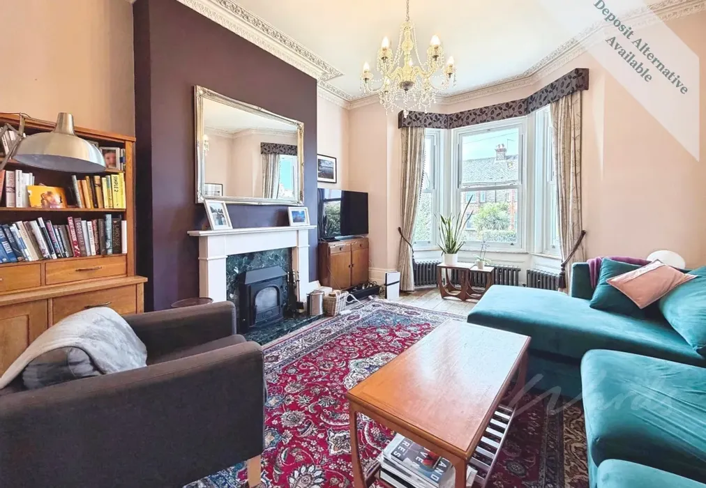 Lounge - Old Road East Gravesend DA12 - Wards of Kent