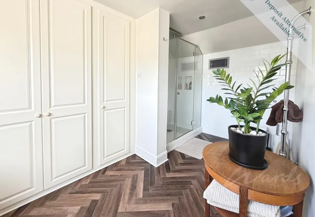 En-suite - Old Road East Gravesend DA12 - Wards of Kent