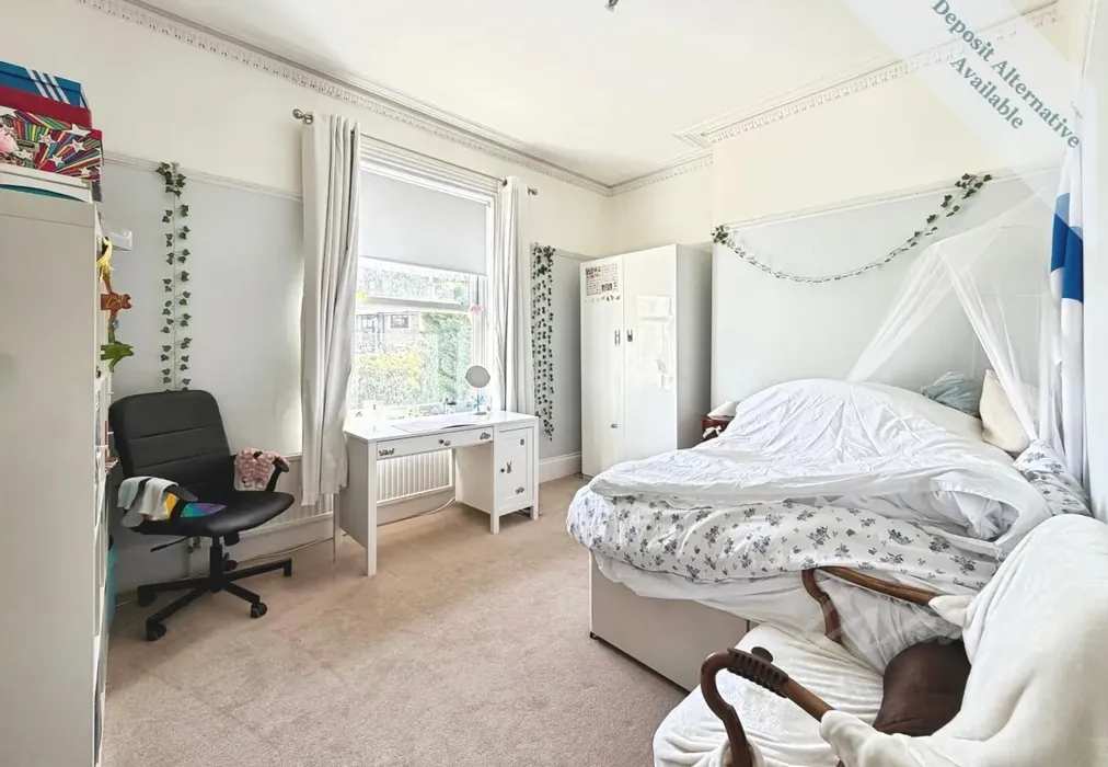 Bedroom 2 - Old Road East Gravesend DA12 - Wards of Kent