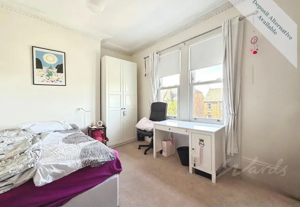 Bedroom 4 - Old Road East Gravesend DA12 - Wards of Kent