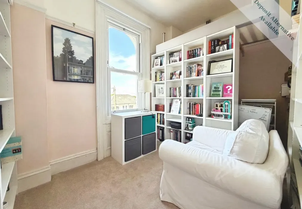 Bedroom 6 - Old Road East Gravesend DA12 - Wards of Kent