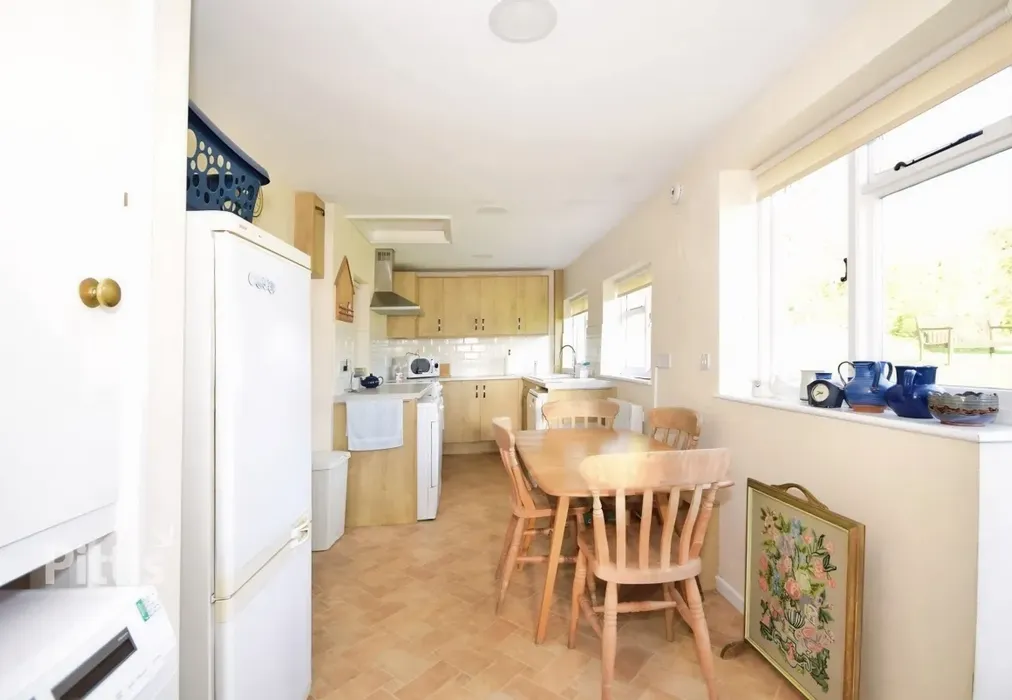 10a8a49b-FileAcce... - Clay Lane Newbridge PO41 - Wards of Kent