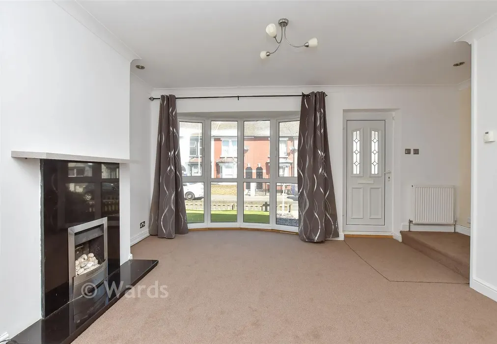 Lounge/Diner - Queenborough Road, Halfway, Sheerness, Kent - Wards of Kent