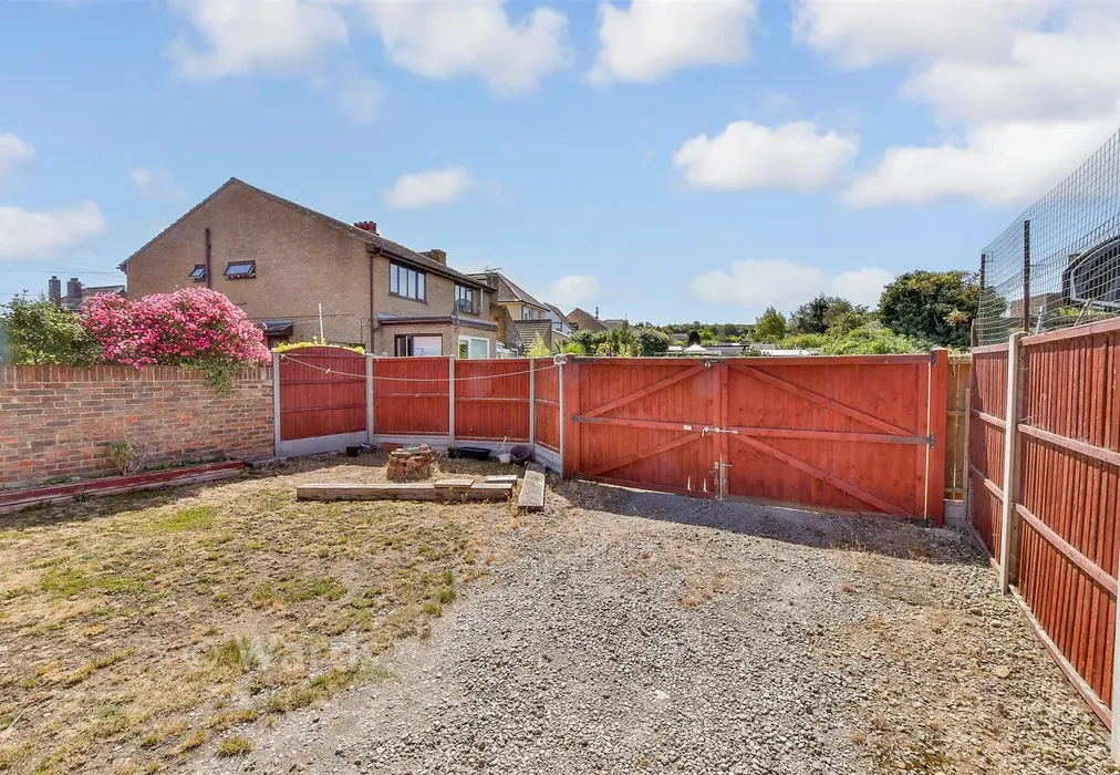 Rear Garden - Queenborough Road, Halfway, Sheerness, Kent - Wards of Kent