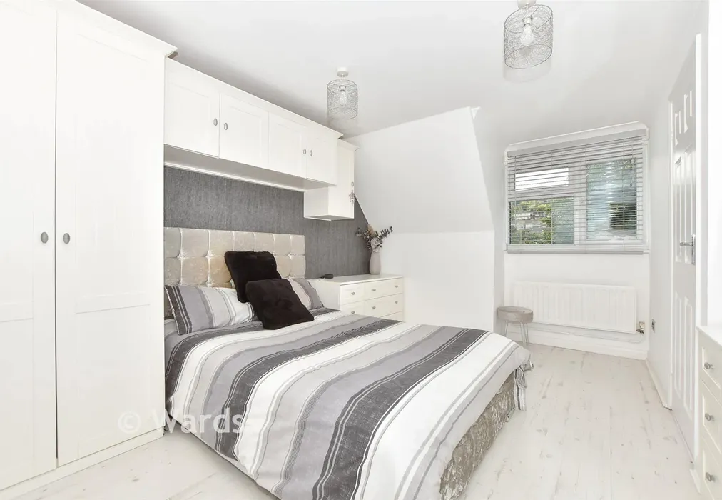 Bedroom 1 - Cow Lane, Dover, Kent - Wards of Kent