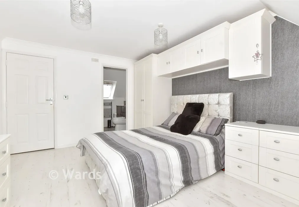 Bedroom 1 - Cow Lane, Dover, Kent - Wards of Kent