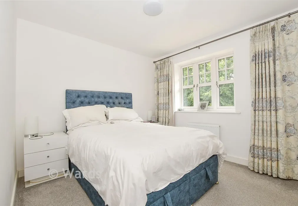 Bedroom 1 - Bermelie Fields, Barming, Maidstone, Kent - Wards of Kent