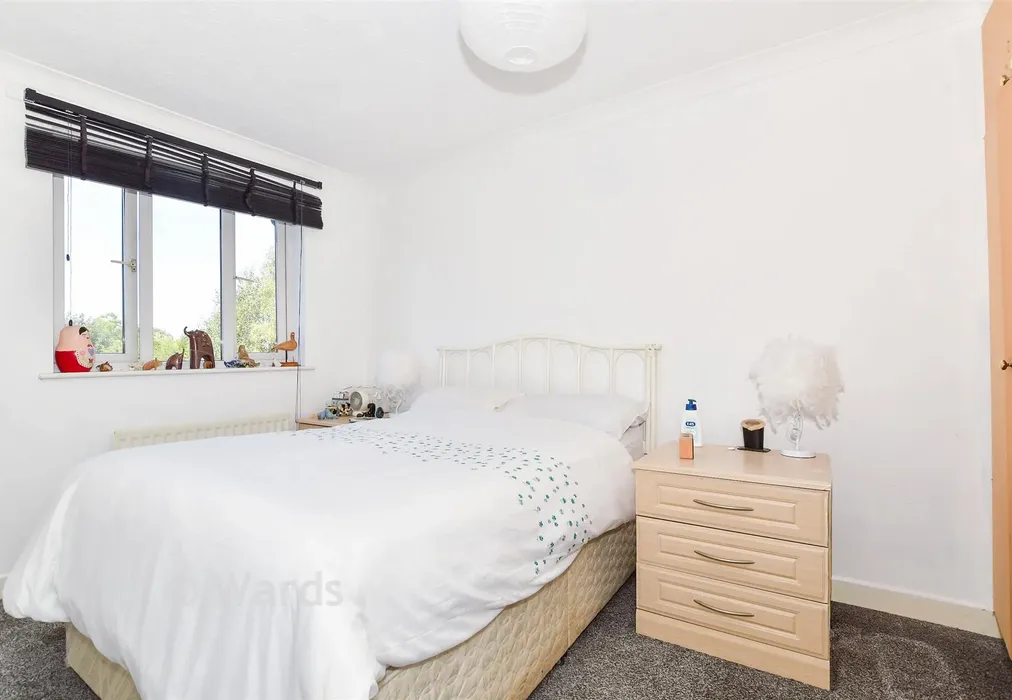 Bedroom 1 - St. Welcume's Way, Harrietsham, Maidstone, Kent - Wards of Kent