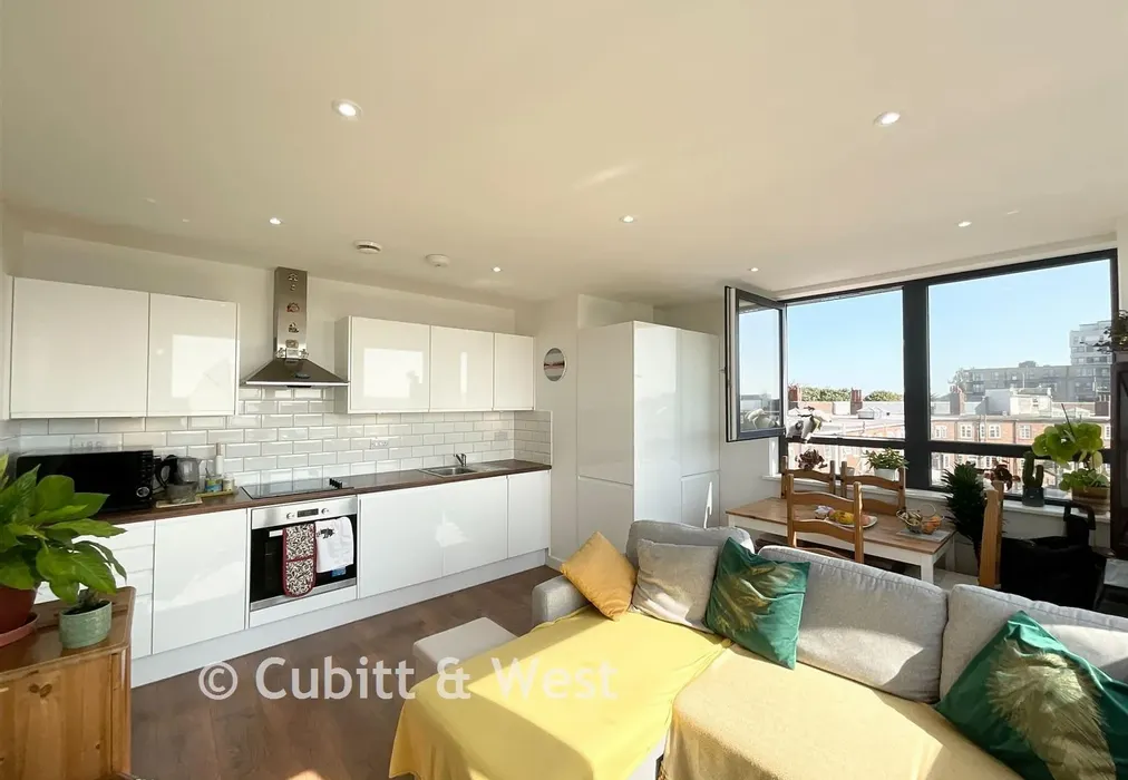 Kitchen / Living Area - Strand Parade, Goring-By-Sea, Worthing, West Sussex - Wards of Kent