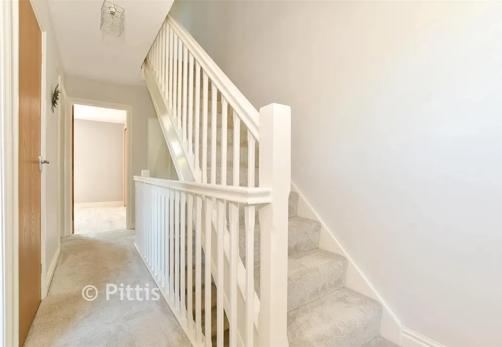 Internal Lifestyle Photograph - East Hill Road, Ryde, Isle of Wight - Wards of Kent
