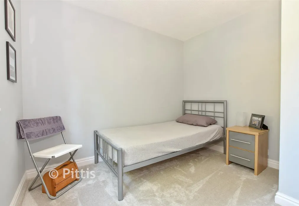 Bedroom 4 - East Hill Road, Ryde, Isle of Wight - Wards of Kent