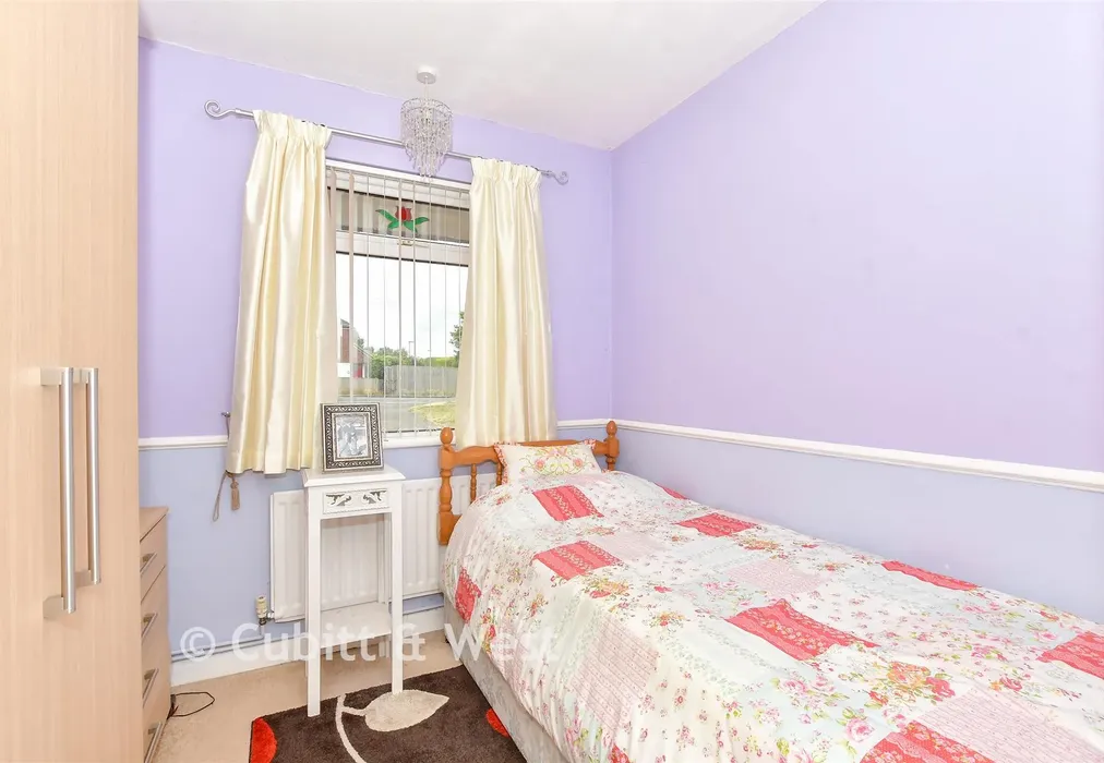 Bedroom 2 - Catherington Lane, Waterlooville, Hampshire - Wards of Kent