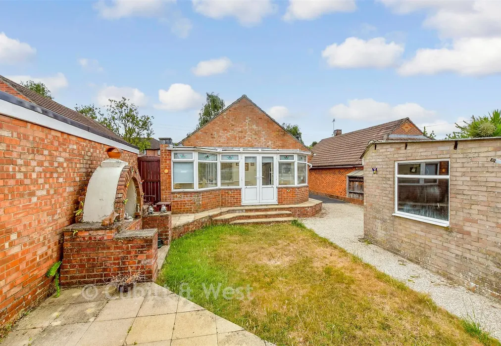 Rear Garden - Catherington Lane, Waterlooville, Hampshire - Wards of Kent