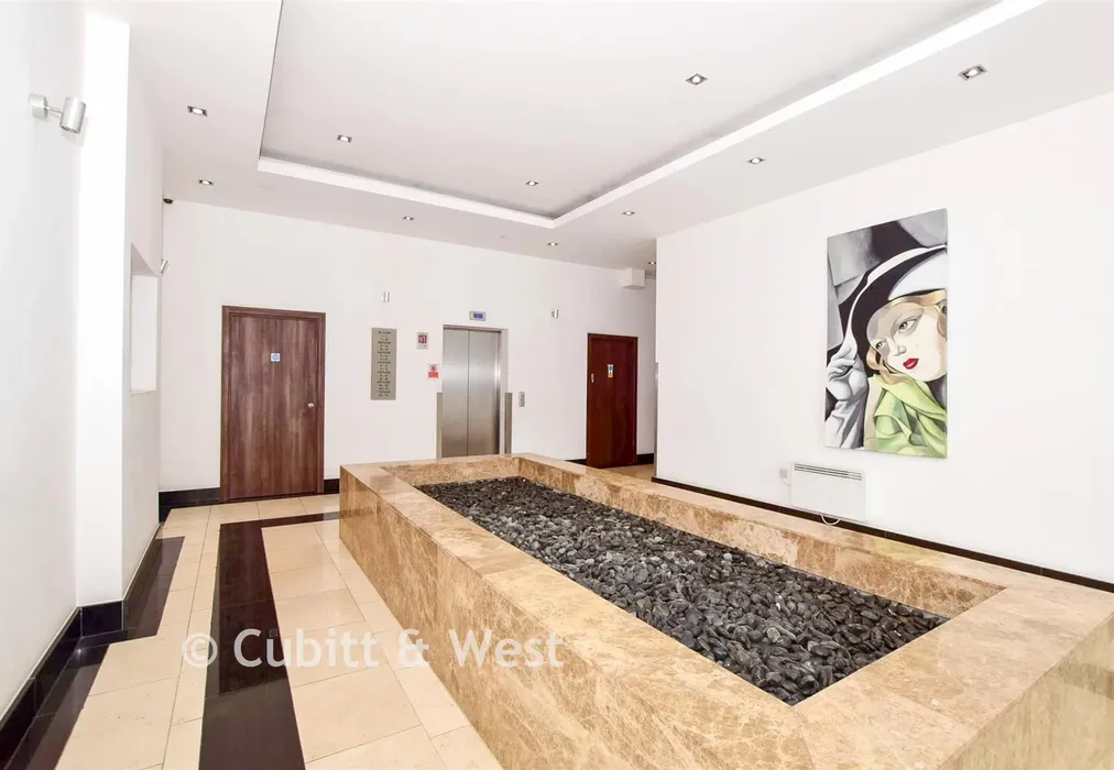 Internal Feature - Manor Road, Wallington, Surrey - Wards of Kent