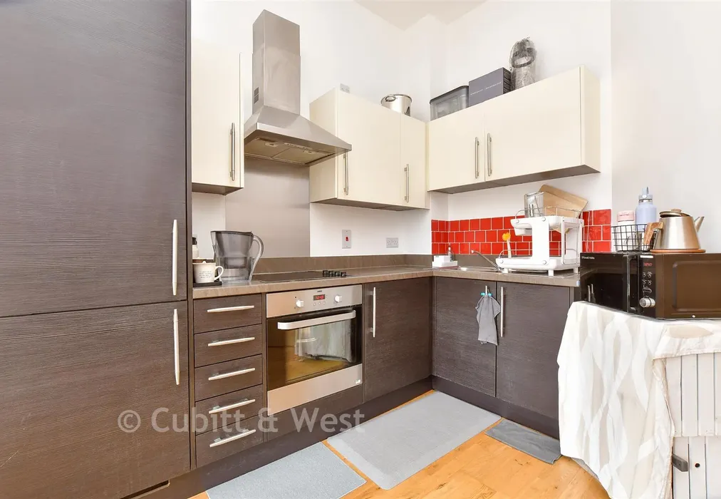 Lounge / Kitchen - Manor Road, Wallington, Surrey - Wards of Kent