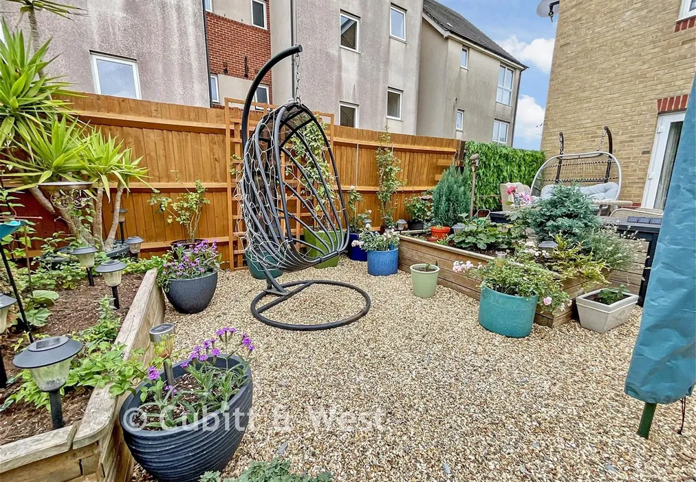 New Rear Garden 2 - Olliver Acre, Wick, West Sussex - Wards of Kent