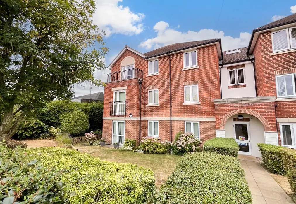 Front* - Kings Road, Horsham, West Sussex - Wards of Kent